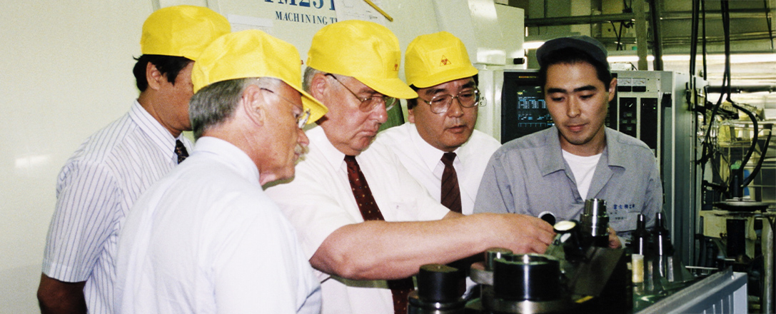From tool manufacturer to international full-service provider